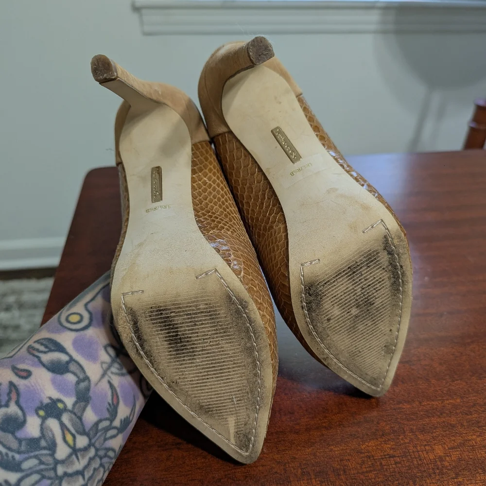 3/$30 Louise Et Cie Suede And Snakeskin Heals - Picture 5 of 7